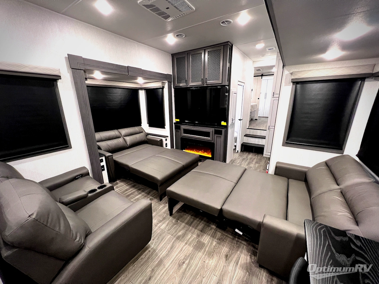 2026 East To West Ahara 395FB Photo 46