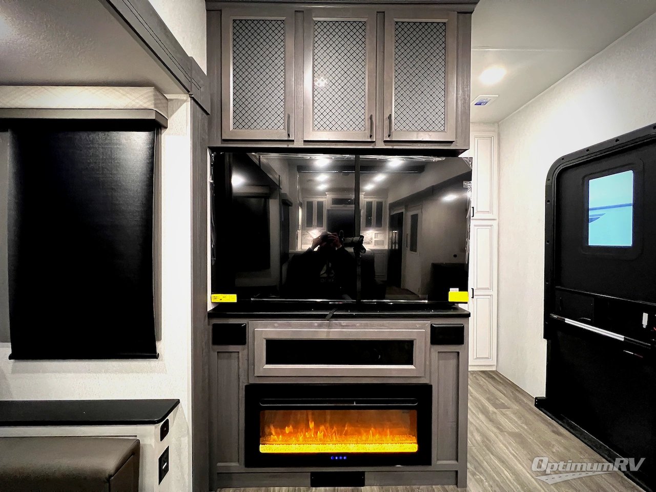 2026 East To West Ahara 395FB Photo 47