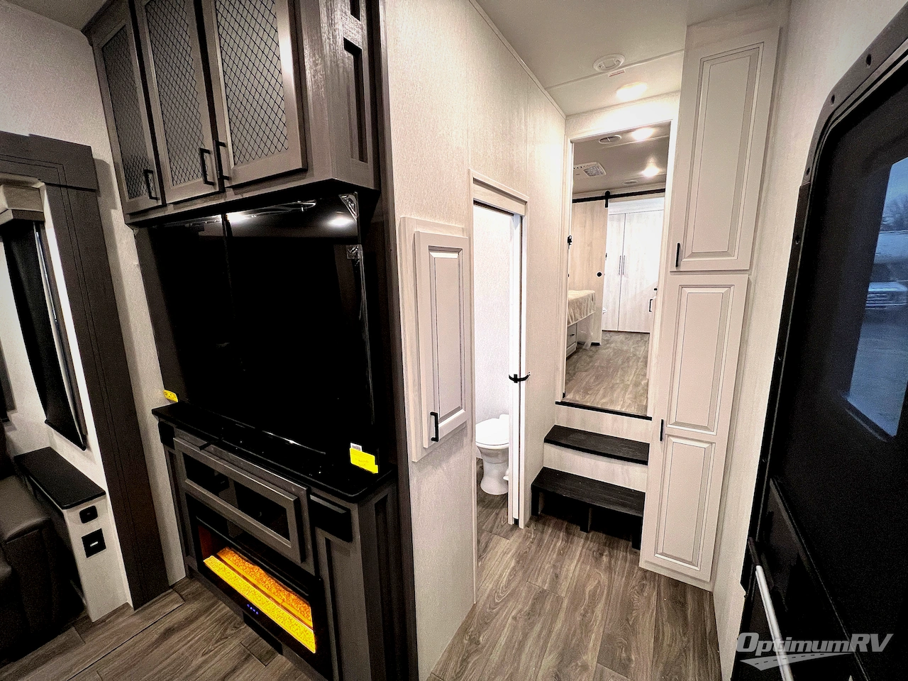 2026 East To West Ahara 395FB Photo 50