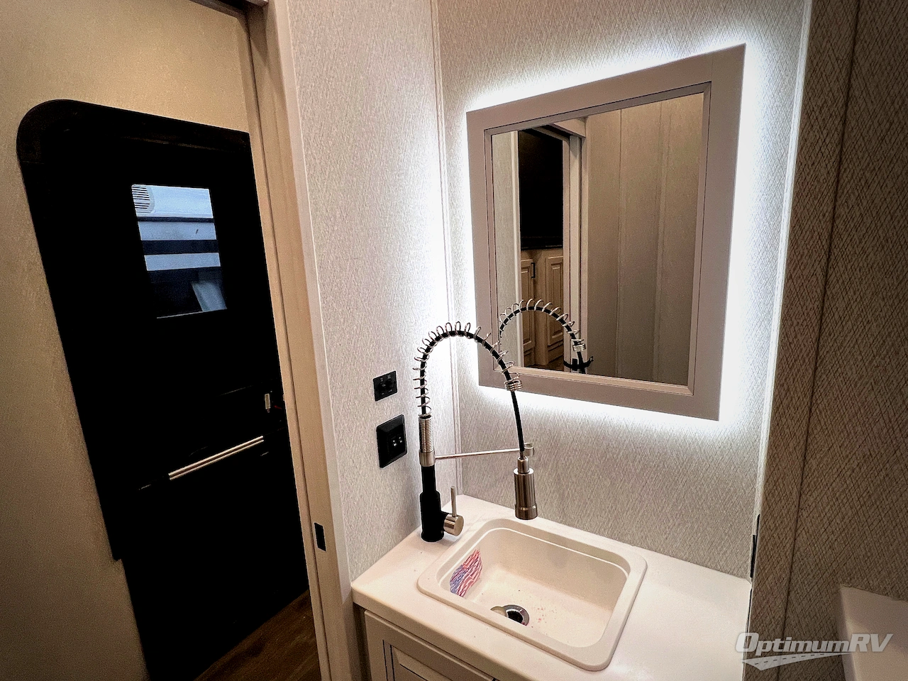 2026 East To West Ahara 395FB Photo 57