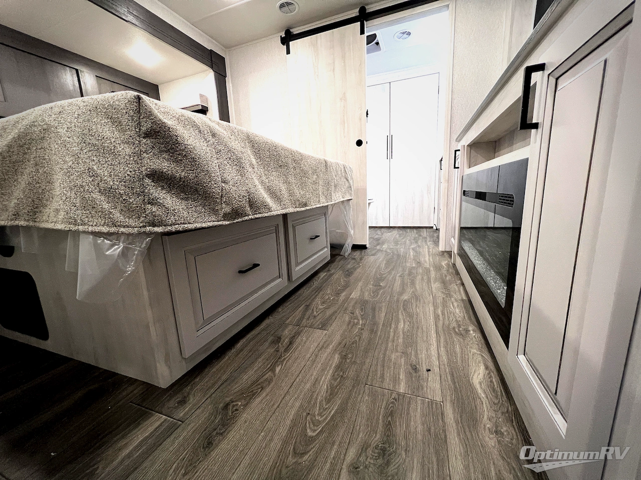 2026 East To West Ahara 395FB Photo 61