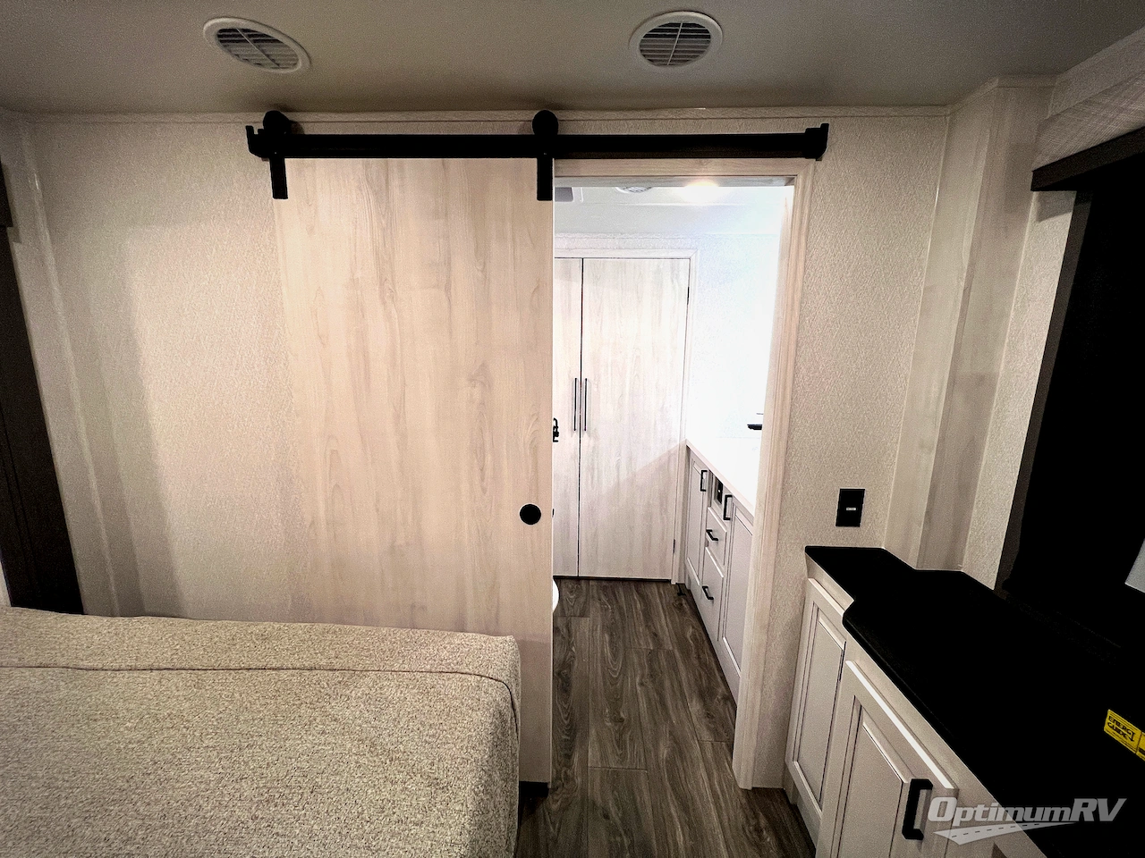 2026 East To West Ahara 395FB Photo 67