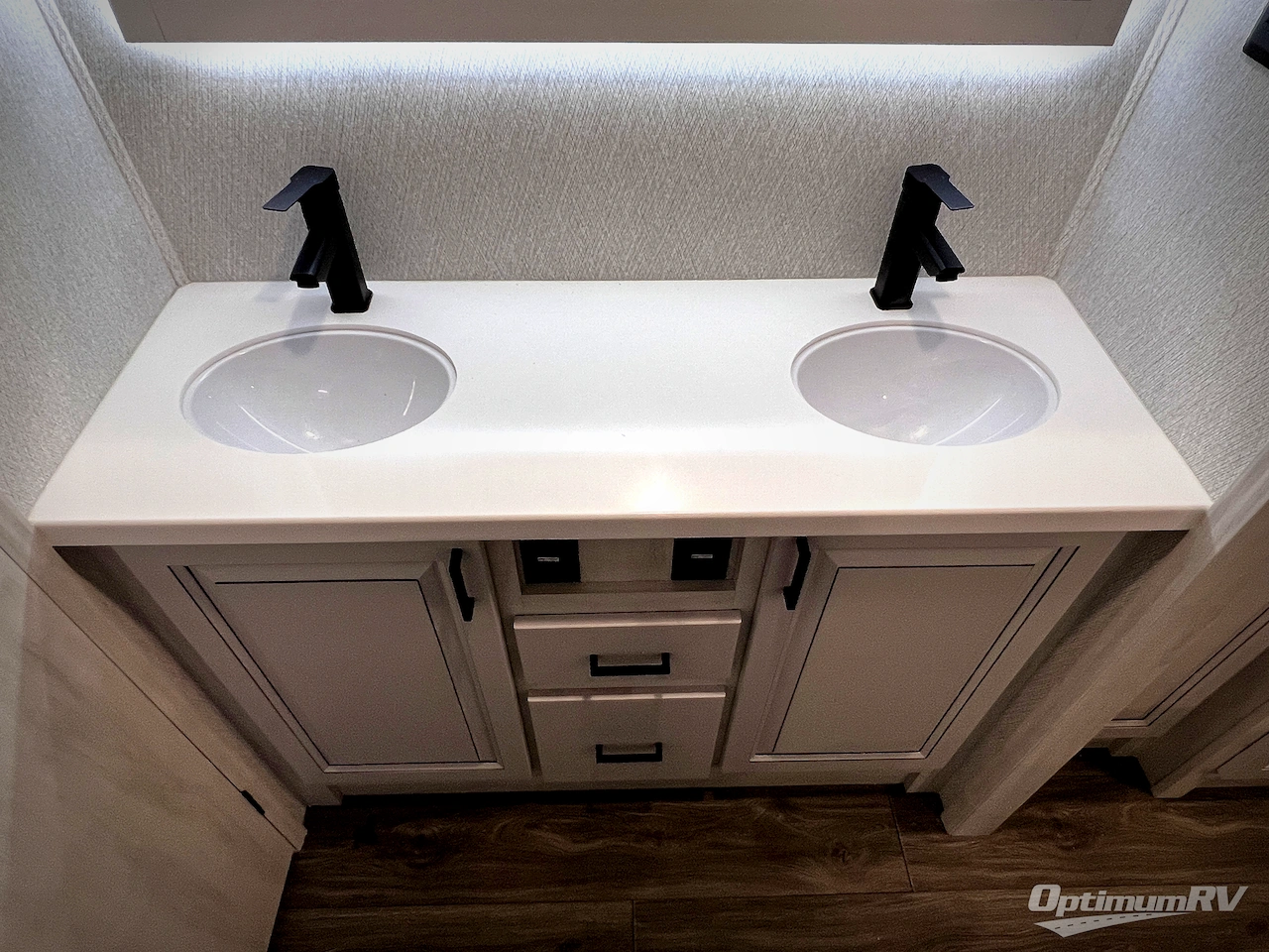 2026 East To West Ahara 395FB Photo 70