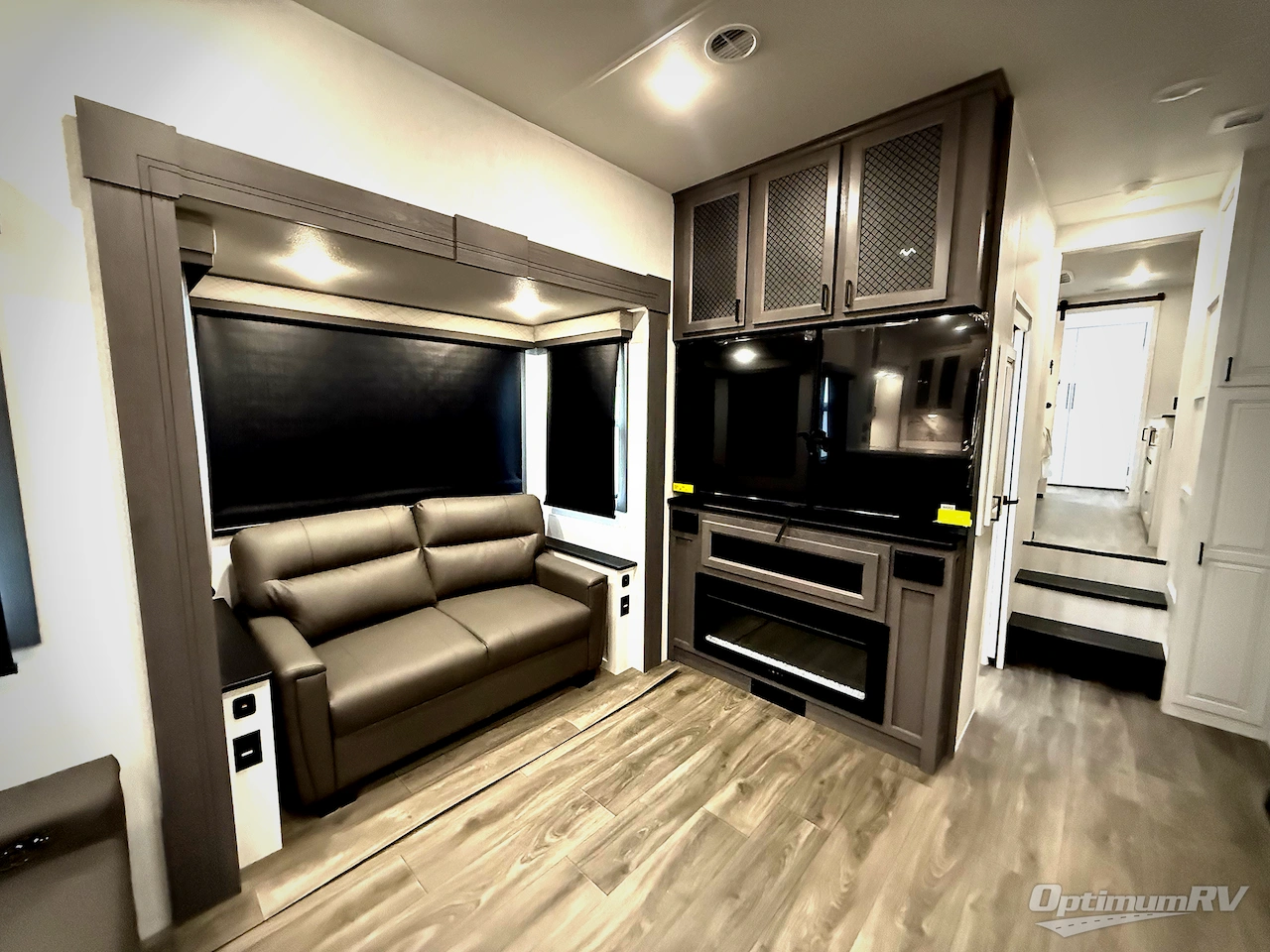 2026 East To West Ahara 395FB Photo 6