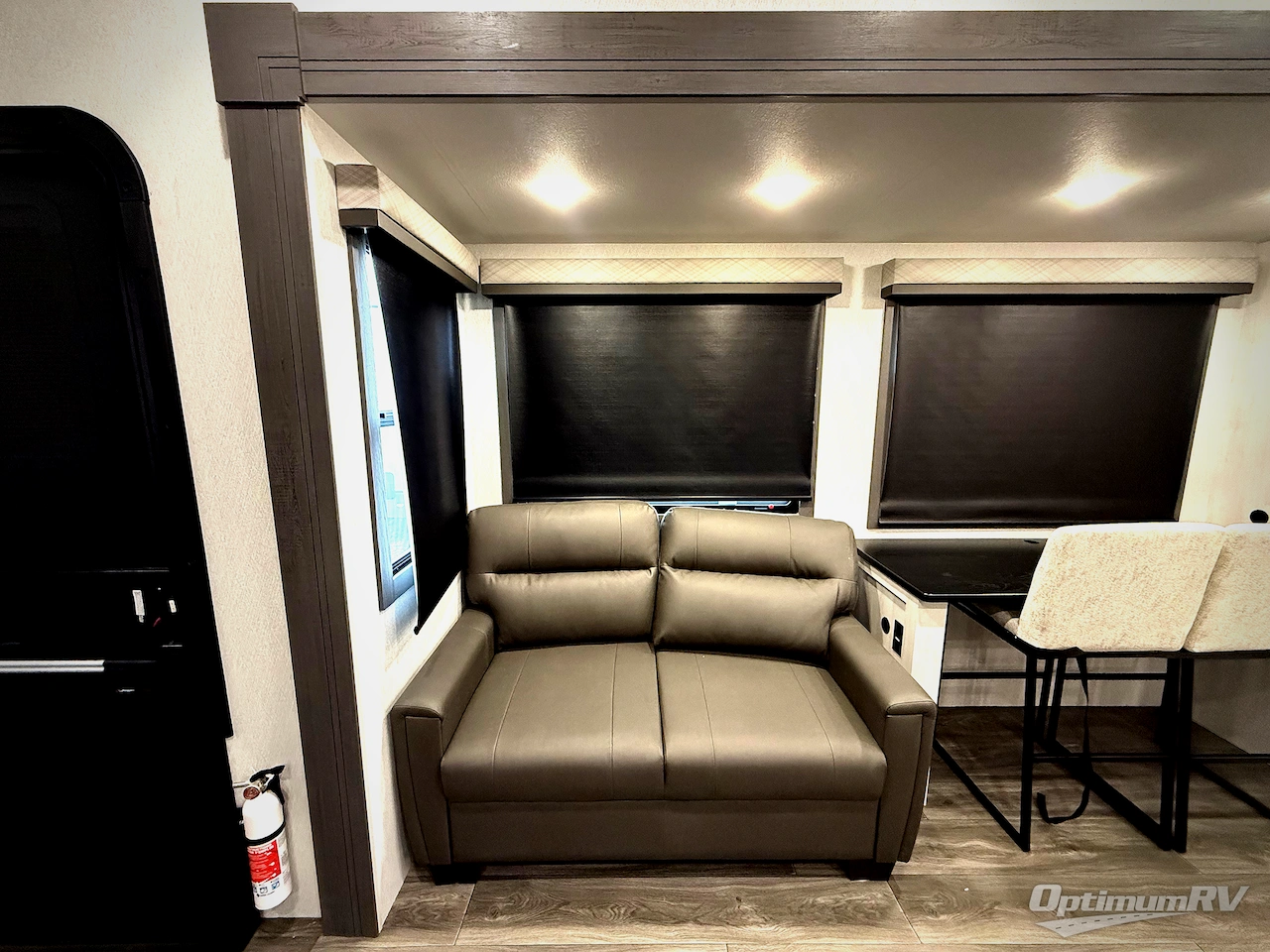 2026 East To West Ahara 395FB Photo 8