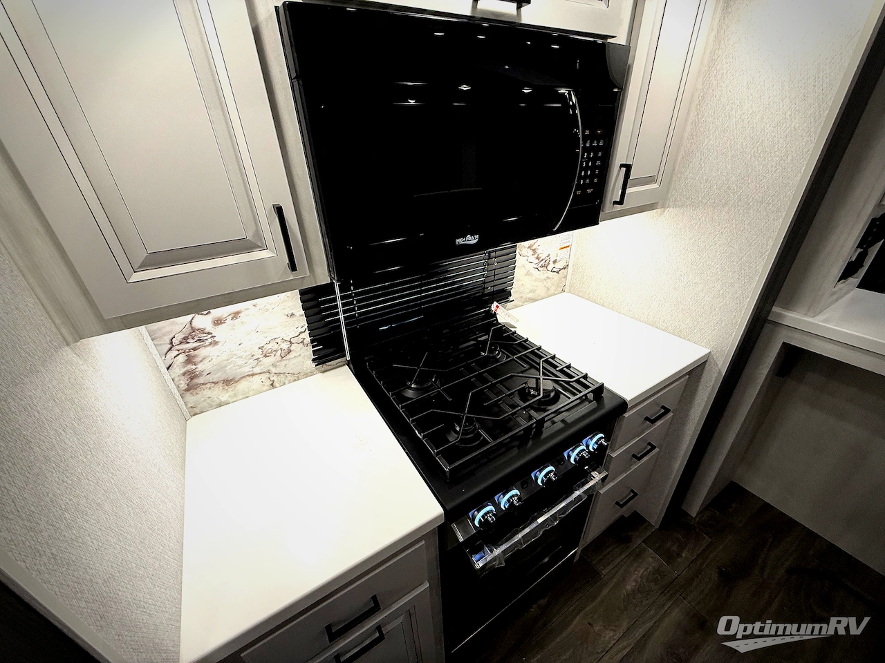 2026 East To West Ahara 395FB Photo 15