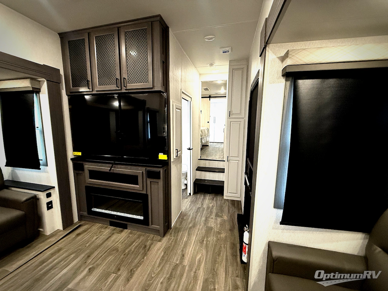 2026 East To West Ahara 395FB Photo 16