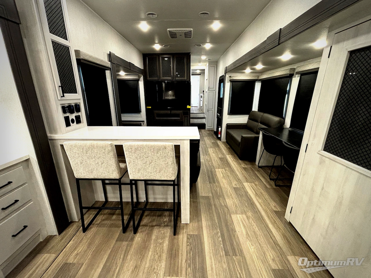 2026 East To West Ahara 395FB Photo 5