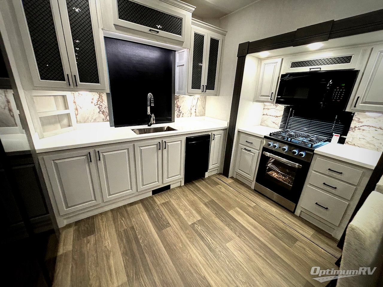 2026 East To West Ahara 395FB Photo 6