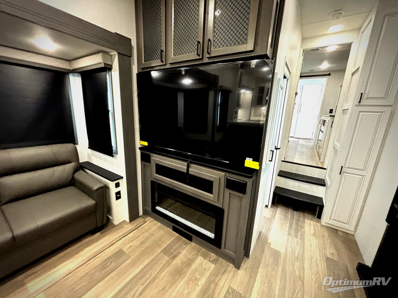 2026 East To West Ahara 395FB Photo 18