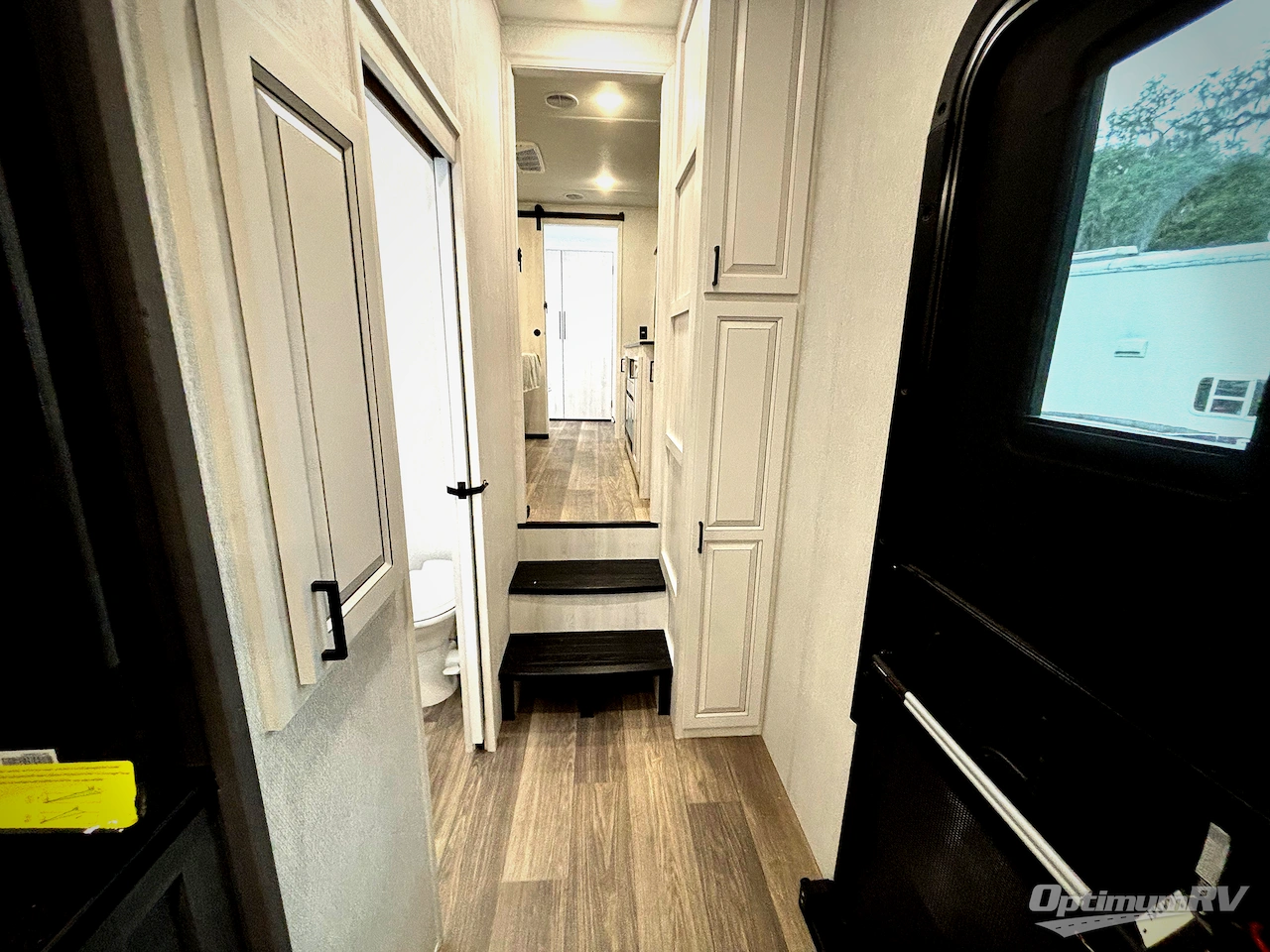 2026 East To West Ahara 395FB Photo 7