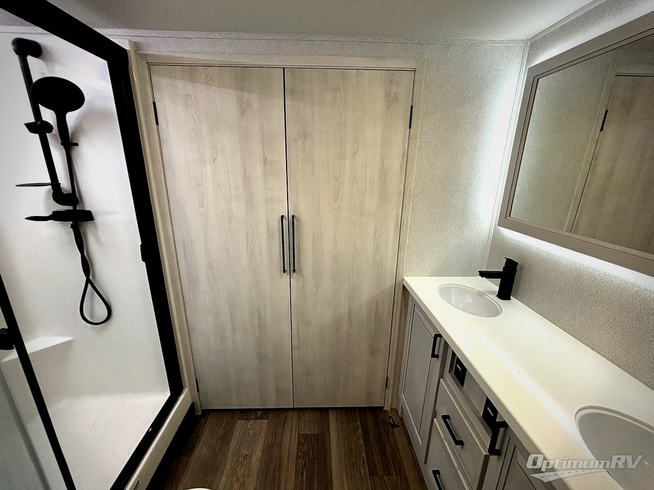 2026 East To West Ahara 395FB Photo 8