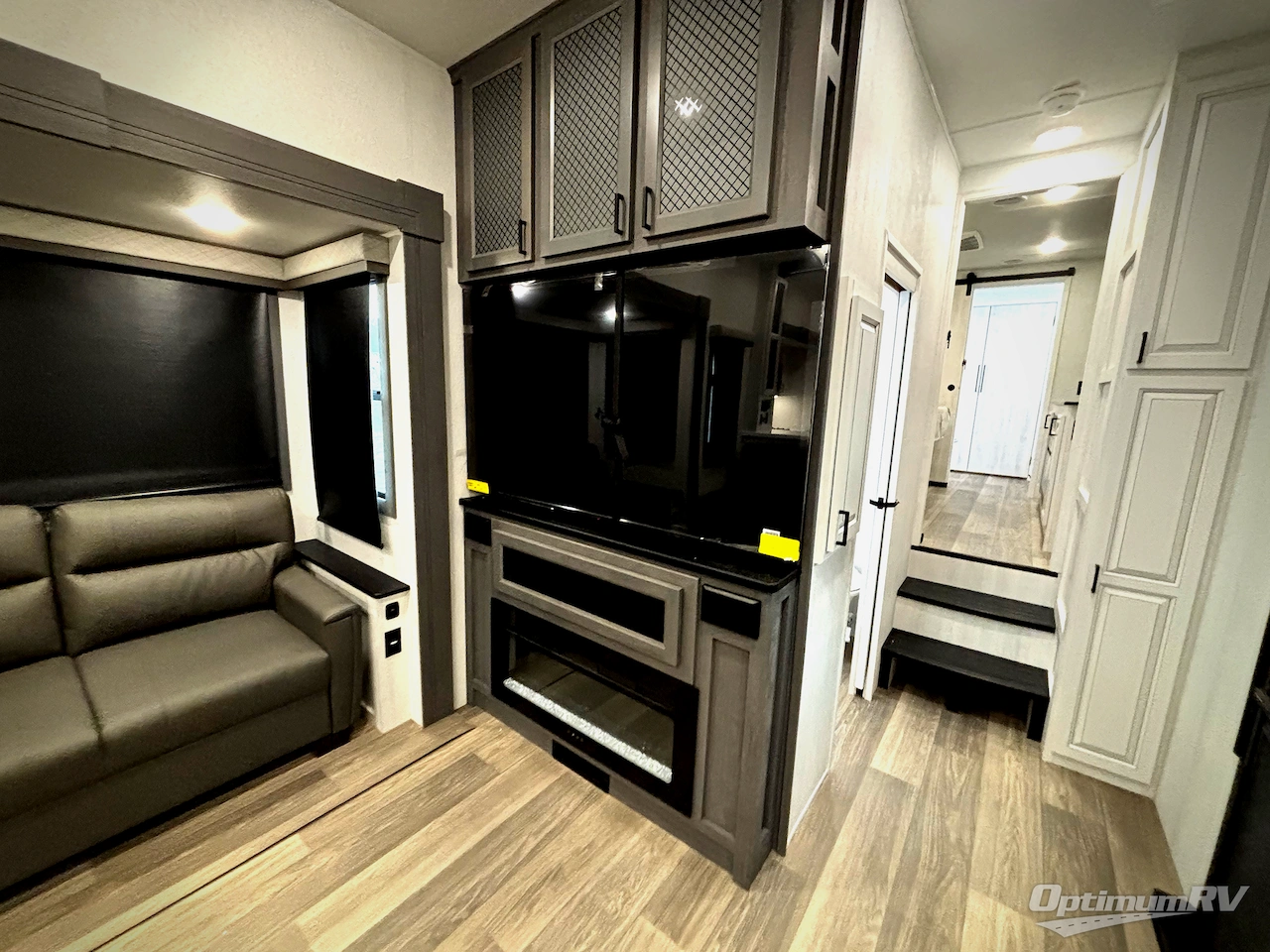 2026 East To West Ahara 395FB Photo 18