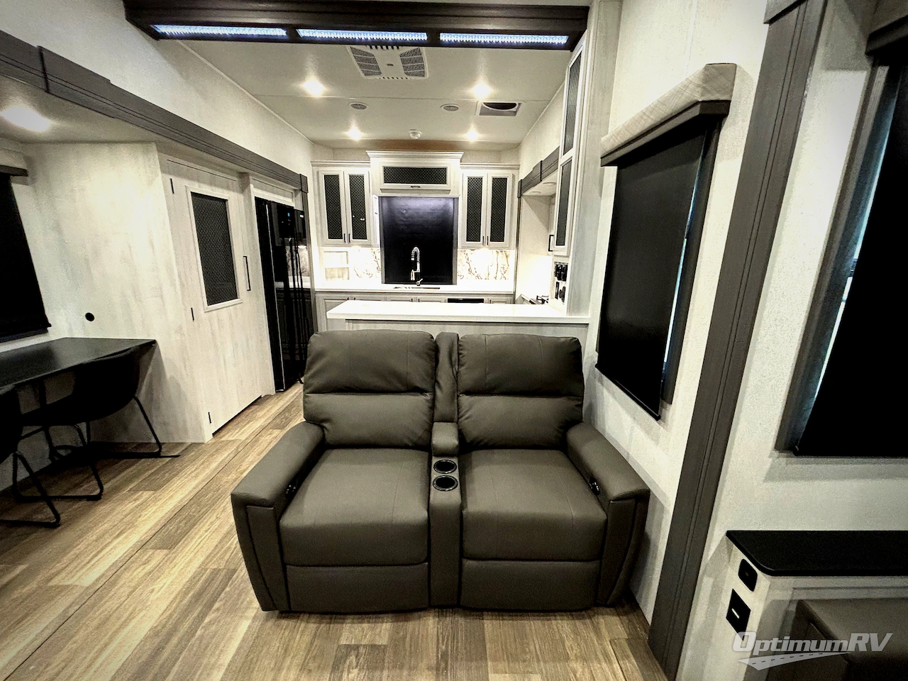 2026 East To West Ahara 395FB Photo 20