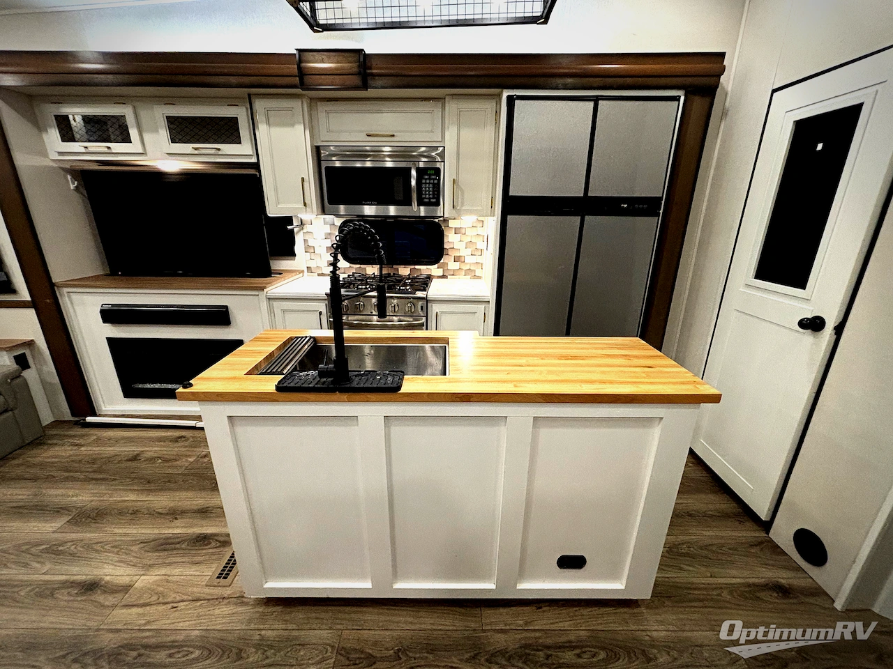 2022 Prime Time Crusader 335RLP Photo 6