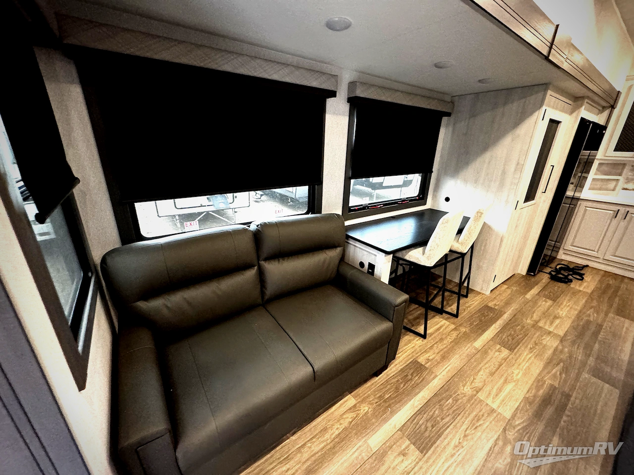 2026 East To West Ahara 395FB Photo 4