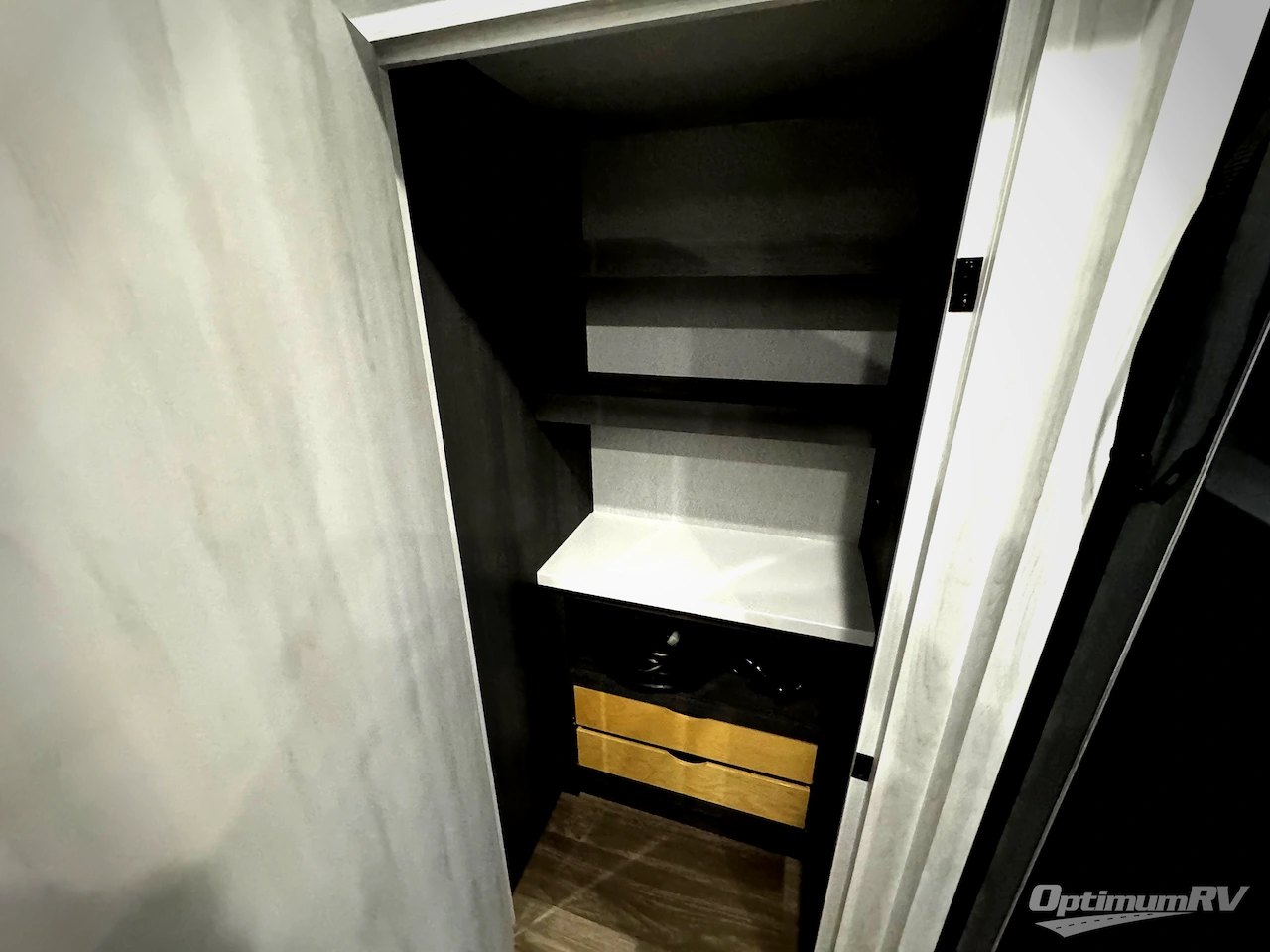 2026 East To West Ahara 395FB Photo 8