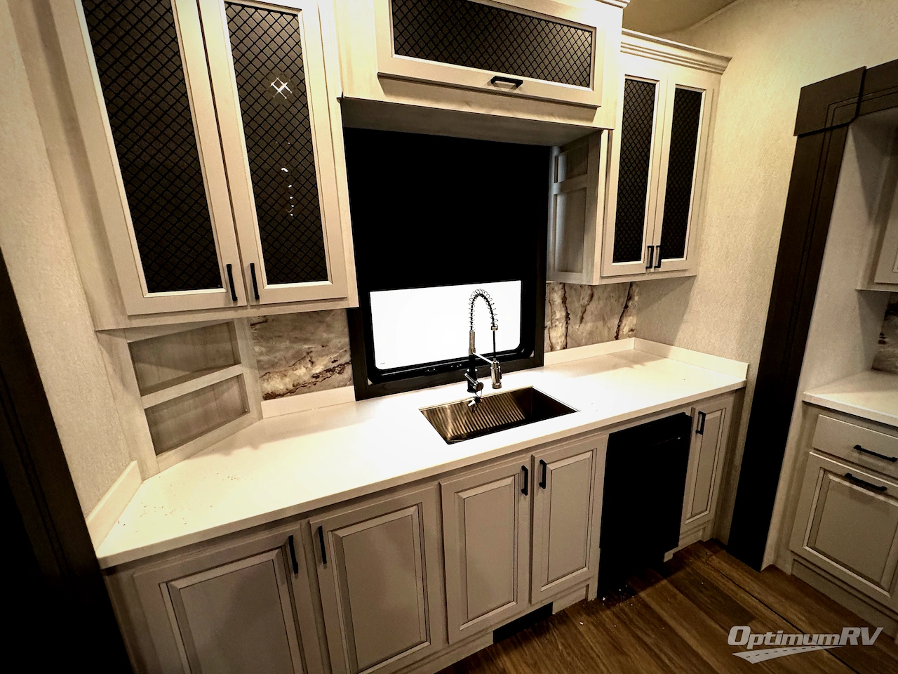 2026 East To West Ahara 395FB Photo 10