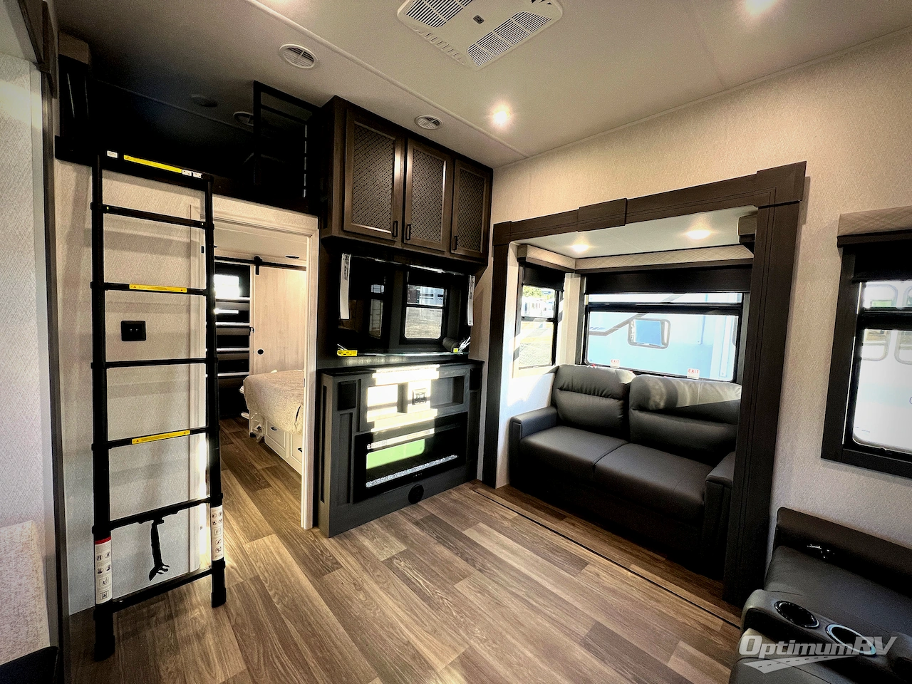 2026 East To West Ahara 385DS Photo 6