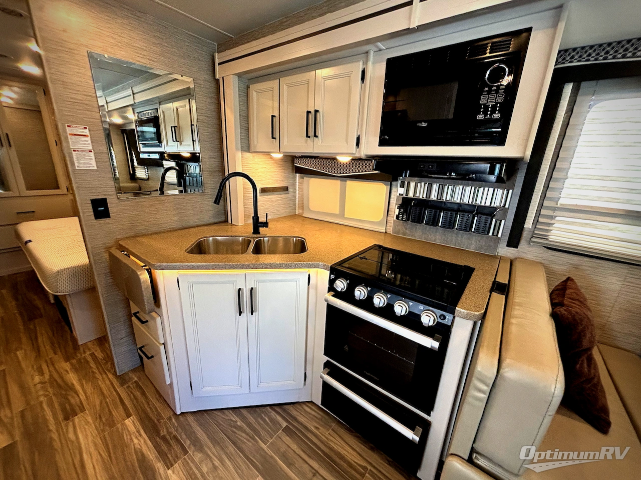 2023 Thor ACE 29G Photo 12