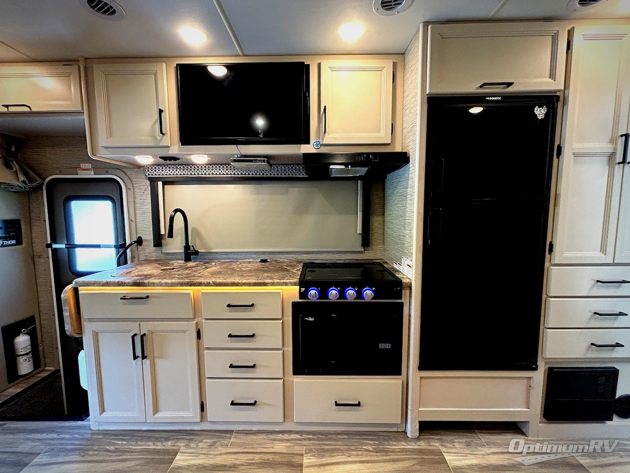 2023 Thor Four Winds 24LT Photo 6