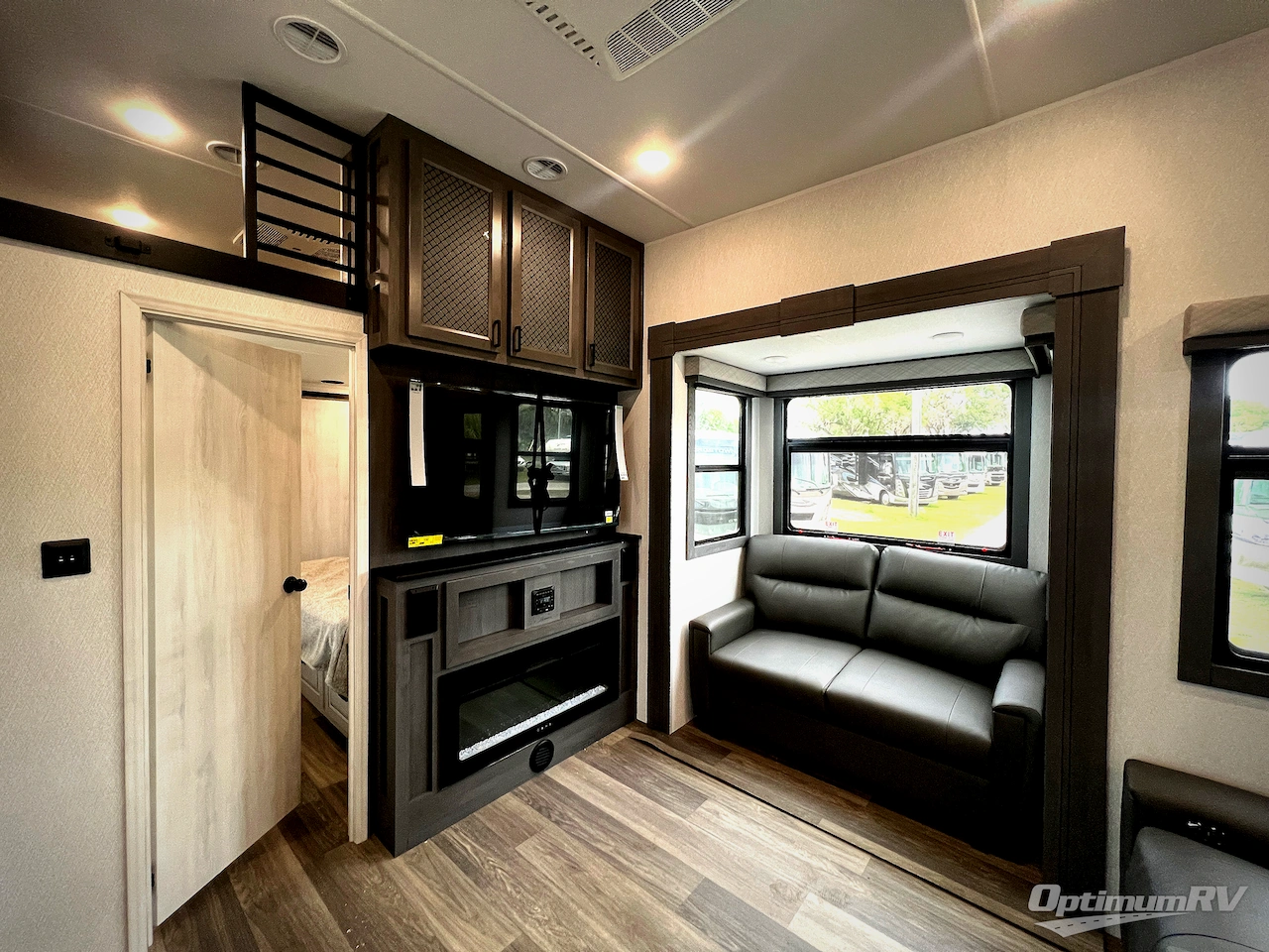 2026 East To West Ahara 385DS Photo 6