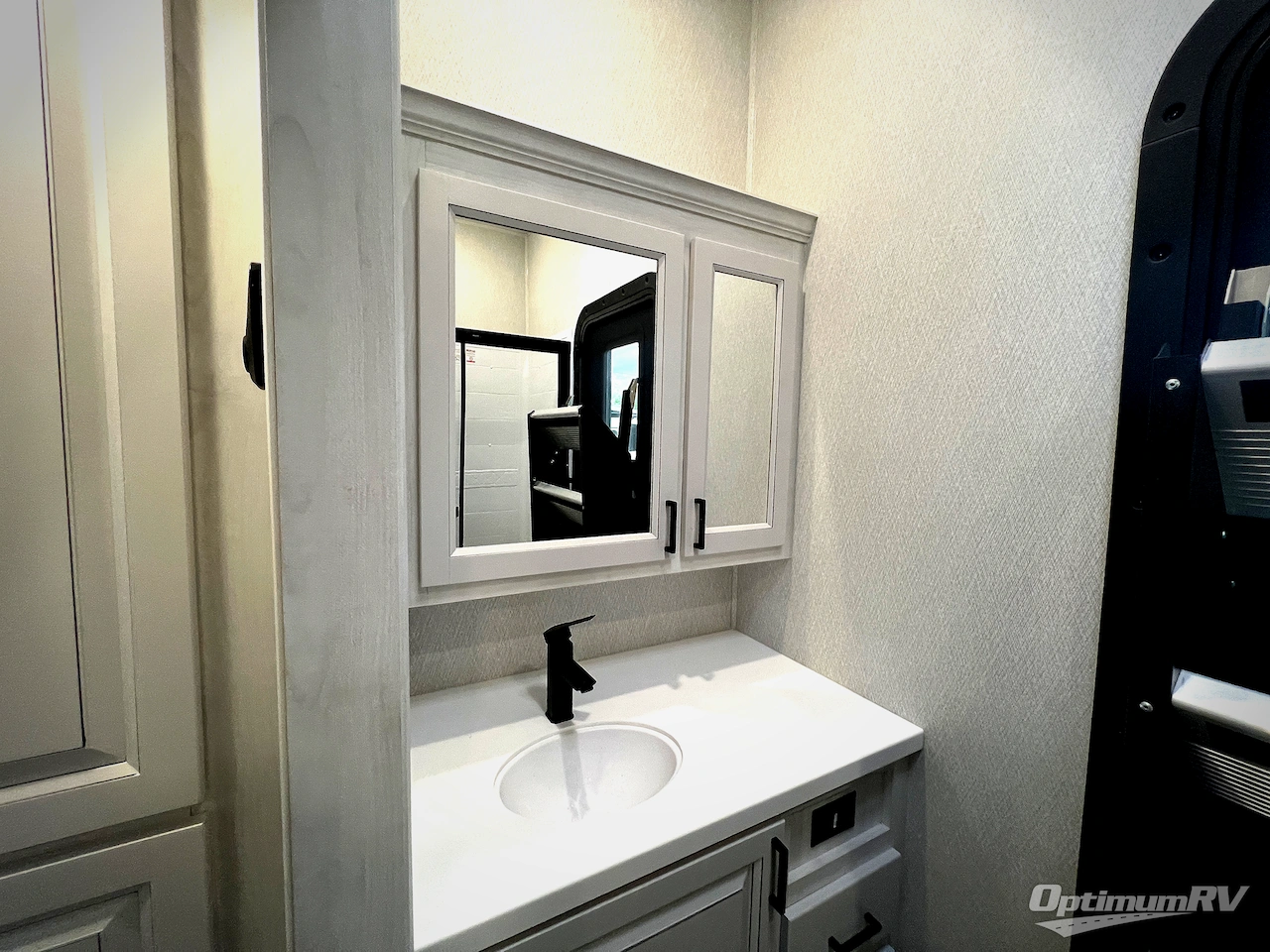 2026 East To West Ahara 385DS Photo 18