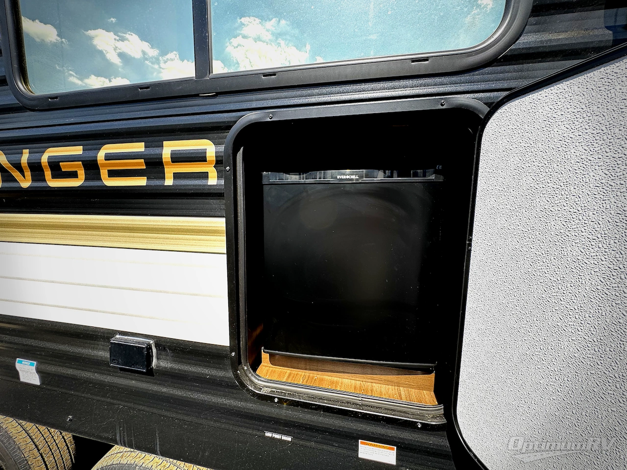 2026 Prime Time Avenger 23BHS Photo 3