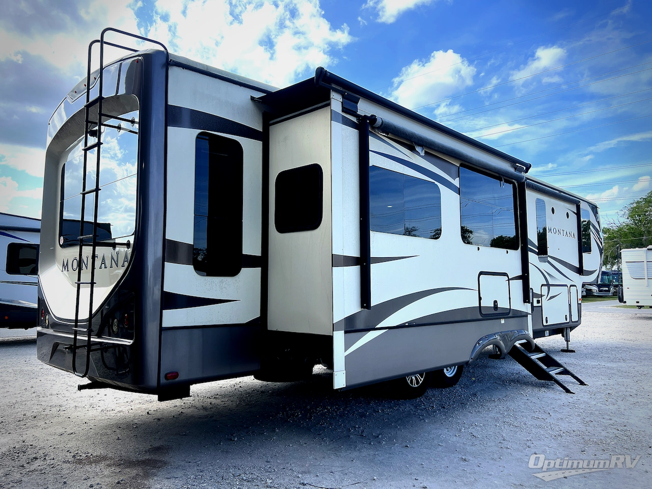 2017 Keystone Montana 3950BR Photo 3