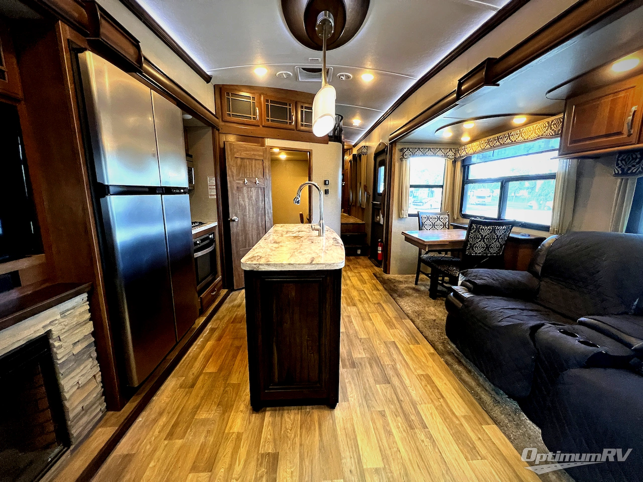 2017 Keystone Montana 3950BR Photo 5