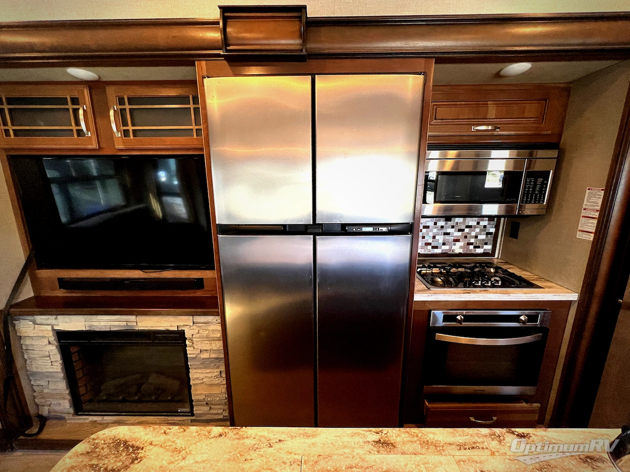 2017 Keystone Montana 3950BR Photo 14