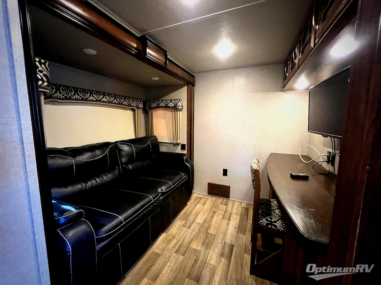 2017 Keystone Montana 3950BR Photo 16