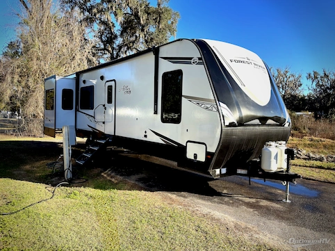 New 2025 East To West Alta 3250KXT Featured Photo