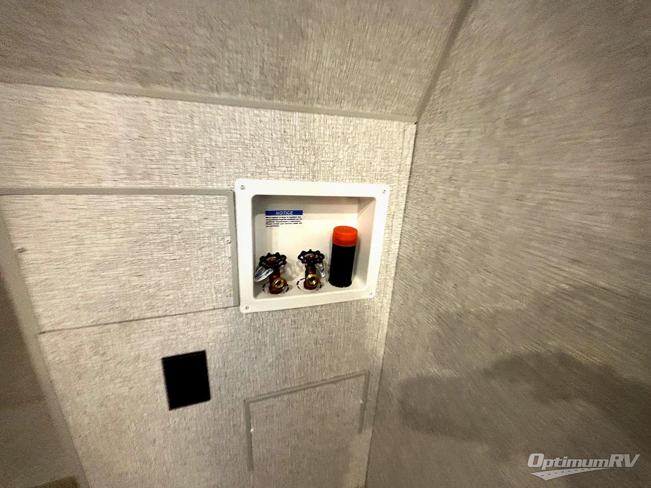 2025 East To West Alta 3250KXT Photo 10