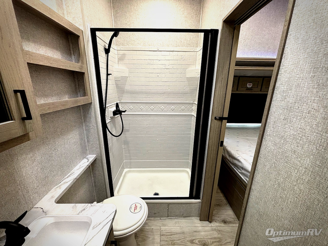 2025 East To West Alta 3250KXT Photo 12