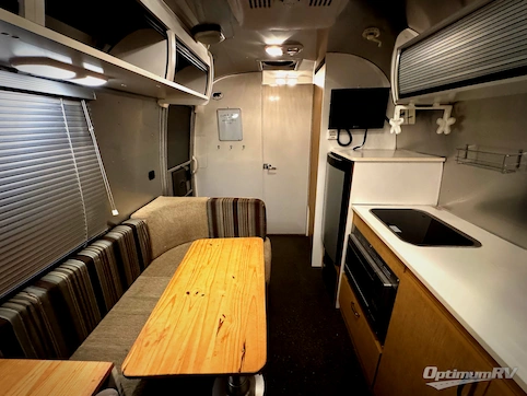 2014 Airstream Sport 22FB RV Photo 2
