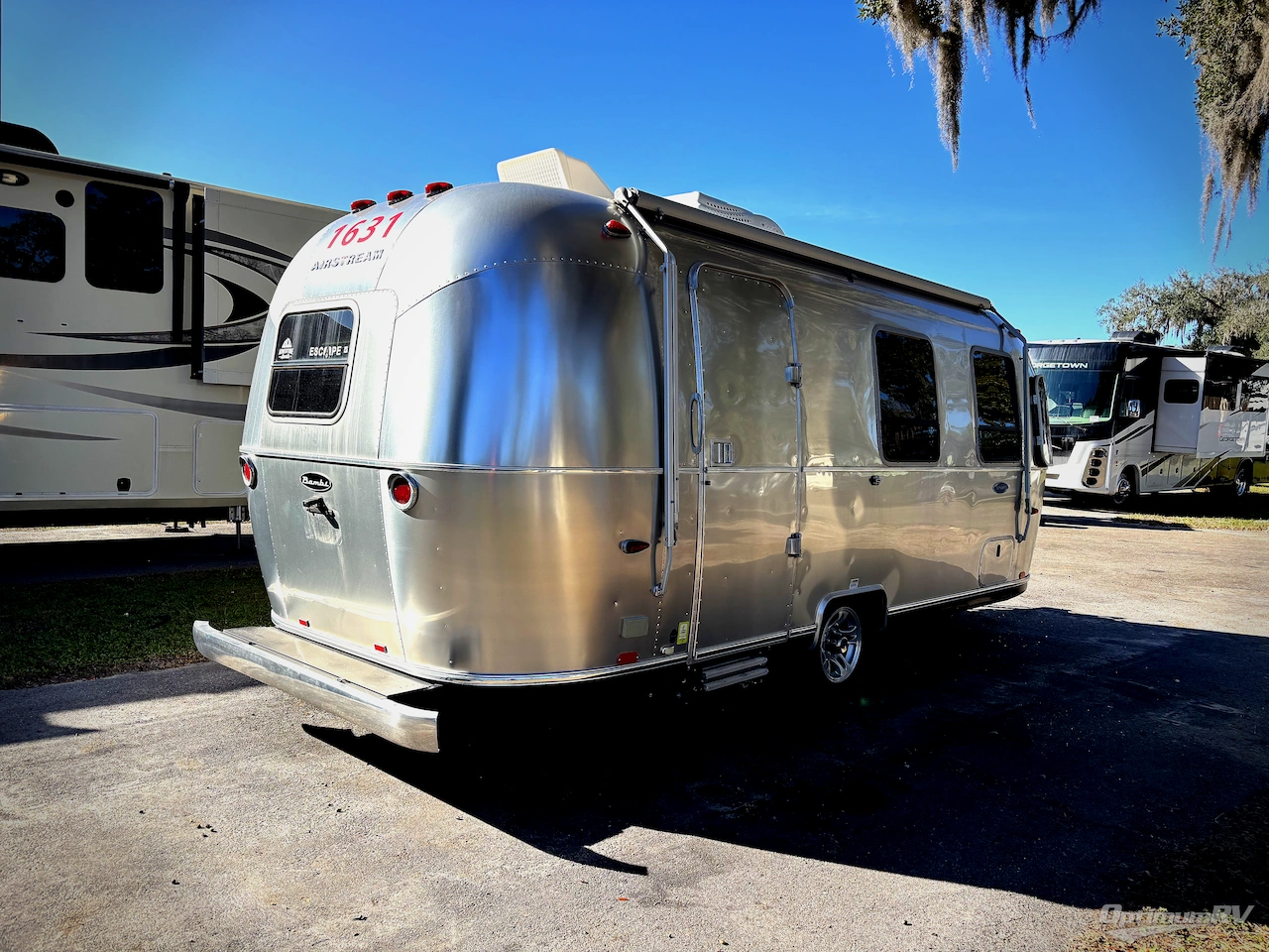 2014 Airstream Sport 22FB Photo 2