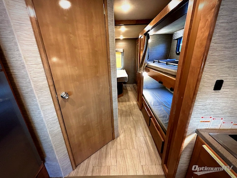 2021 Thor Quantum LF31 RV Photo 3
