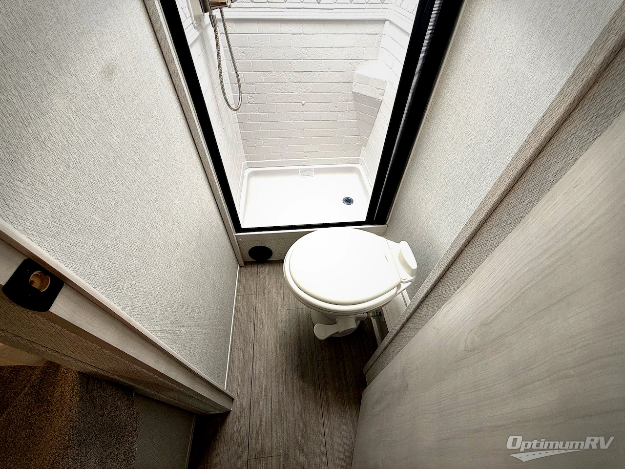 2025 East To West Entrada 2000NSF Photo 18