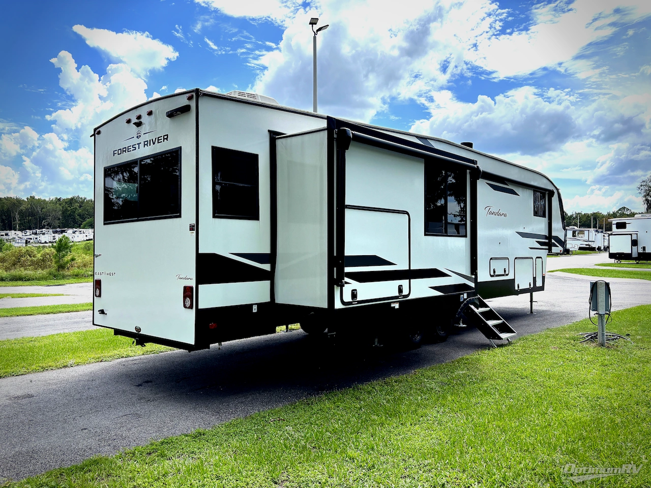 2025 East To West Tandara 386MB-OK Photo 2