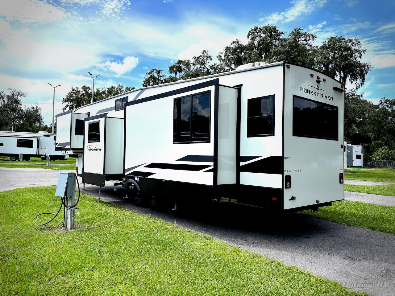 2025 East To West Tandara 386MB-OK Photo 3