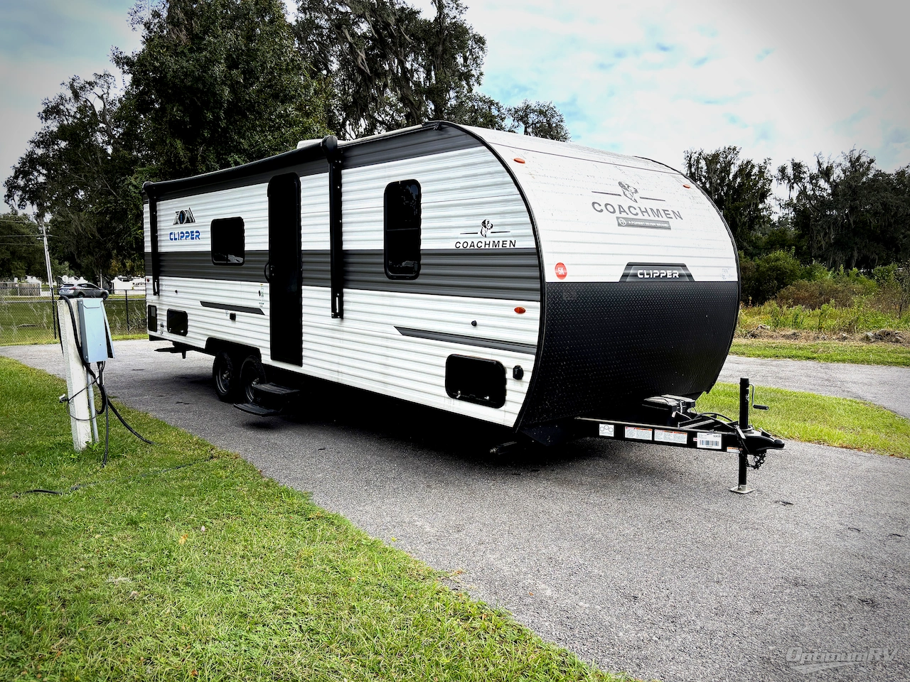 2024 Coachmen Clipper 5K Series 26BH Photo 1
