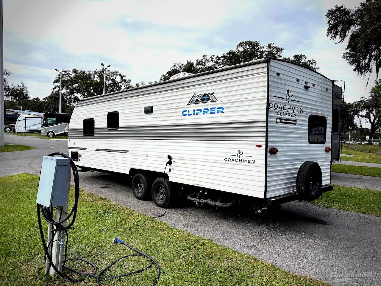 2024 Coachmen Clipper 5K Series 26BH Photo 3