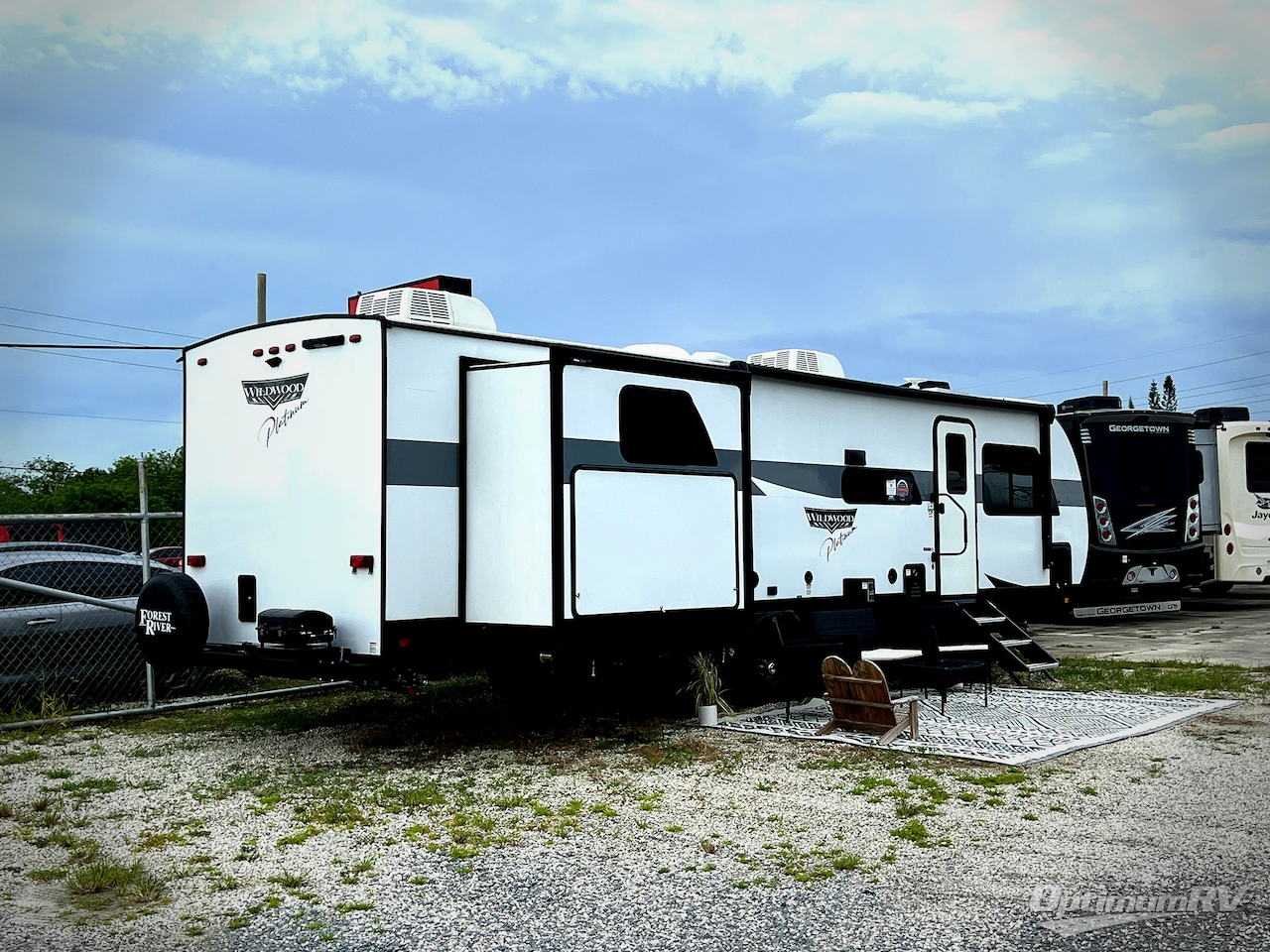 2024 Forest River Wildwood 31KQBTS Photo 2