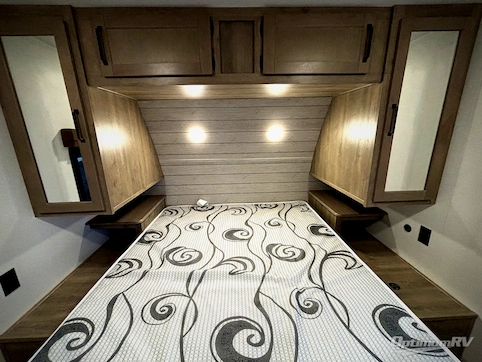 2025 Palomino Puma 31QBBH RV Photo 3