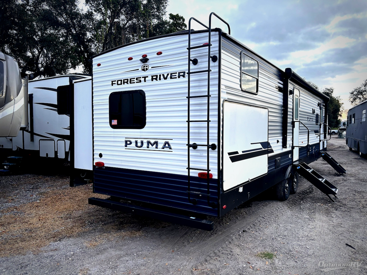 2025 Palomino Puma 31QBBH Photo 2