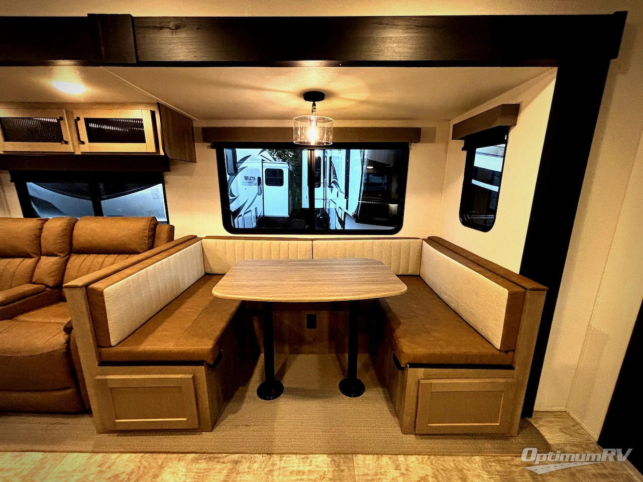 2025 Palomino Puma 31QBBH Photo 10