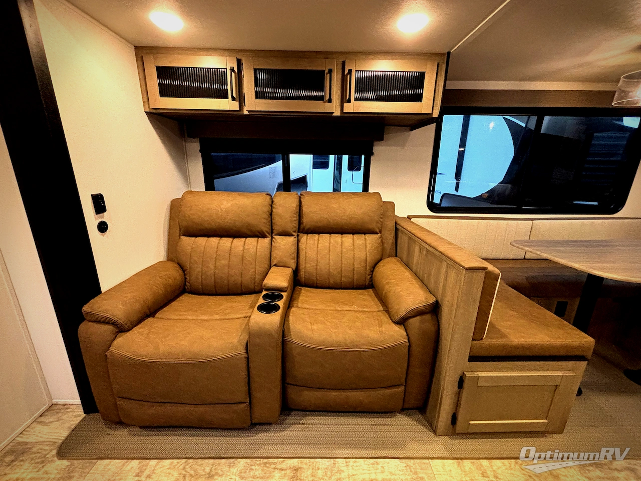 2025 Palomino Puma 31QBBH Photo 11