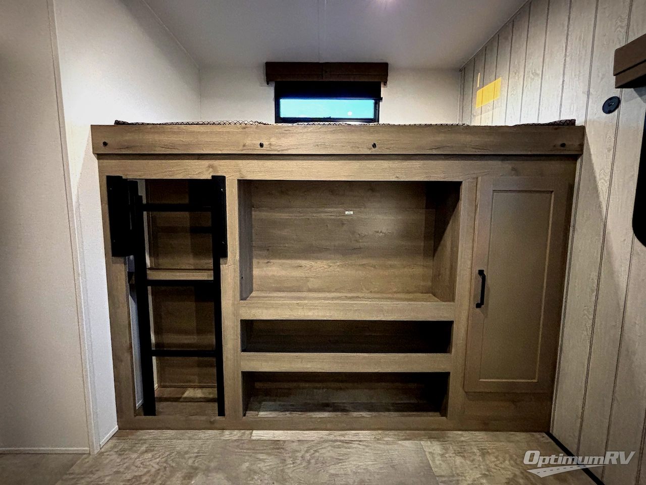 2025 Palomino Puma 31QBBH Photo 13