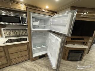 2019 Fleetwood Pace Arrow LXE 38K RV Photo 3